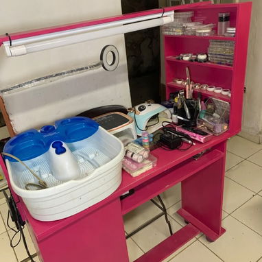 Mesa de uñas - 3/3