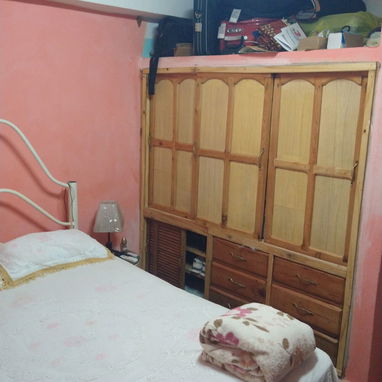 CASA EN VENTA PUERTA CALLE EN CENTRO HAVANA Y SE DEJA CON TODO. PRECIO 28.000 Y SE AJUSTA . NO GESTORES.LEER DESCRIPCIÓN - 9/10
