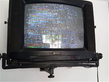 Vendo televisor General roto que prende pero no se ve - Img main-image