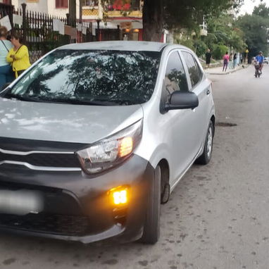 Disponible a la renta en cuba Carro automático con aire acondicionado No se pide dinero adelantado - Img 101805194