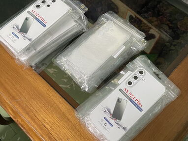 Forro transparente anti caídas con protección en las 4 esquinas para Samsung Serie 24 completa!! - Img 62352896