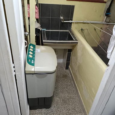 🏠 Venta de apartamento en Centro Habana. Tiene gas de la calle, lavadora, agua 24 horas, patio y lavadero - Img 122422084