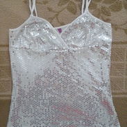 Blusa Blanca Brillosa (Talla L) (De uso en buen estado) - Img 55272005