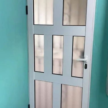 Todo lo k necesitas para su hogar o negocio de aluminio y cristal para mayor información escribir al 59234264 - Img 117238415