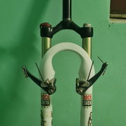 VENDO SUSPENCION 26 ROCK SHOX CON SISTEMA DE FRENOS TACOS Y CON OPCION DE FRENO DE DISCO - Img 57257193