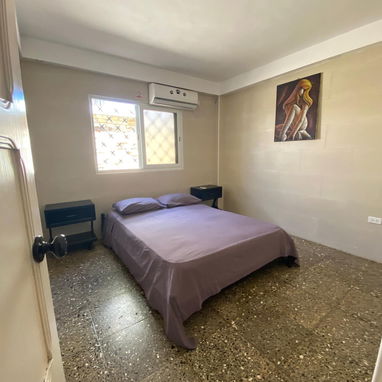 J Casa de renta con piscina y respaldo energético en Guanabo (5 hab) (12 personas). House for rent. GUA-005 - 4/10