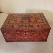 Caja de madera antigua - Img 57438084