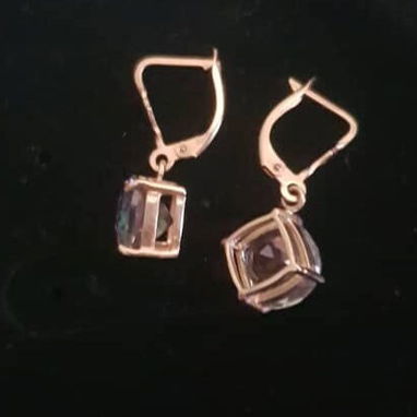 Juego de aretes y dije en oro y piedra - 3/5