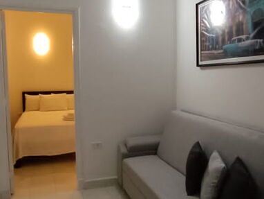 ⭐Renta apartamento independiente de 1 habitación,1 baño, sala-comedor,cocina equipada, refrigerador,TV - Img 54777370