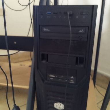 Vendo Computadora, mesa, sillas y demás accesorios - 2/5