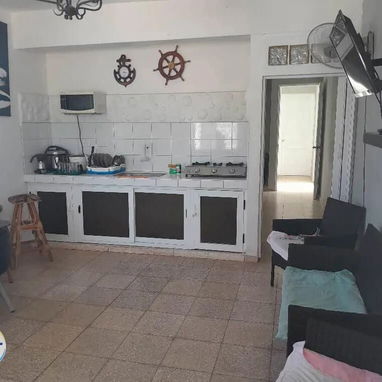 Casa de Renta con Piscina en Guanabo a una cuadra de ma Playa - 6/9