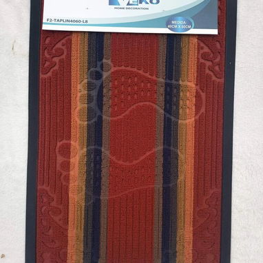 Alfombra con piecitos | 40 × 60 cm | 14 USD - 2/2