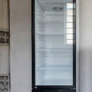 Exhibidor vertical de poco uso - Img 57401833