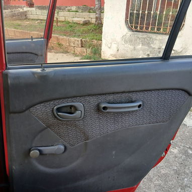 Vendo Hyundai atos, bueno de lata y de mecanica, solo detalles de tapiceria - Img 124175027