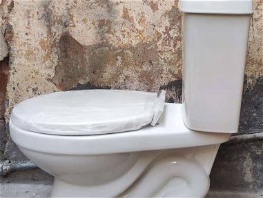 Tasa de baño descarga al piso nueva en caja marca gioggo importada Italia - Img 68432304
