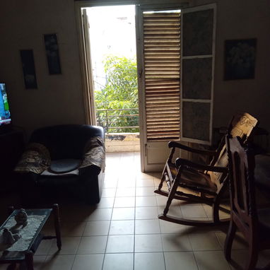 Rento cuarto en apto en el Vedado - Img 122967527