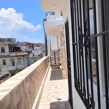 Se vende ático en Centro Habana en zona colindante al Vedado - Img 118763645