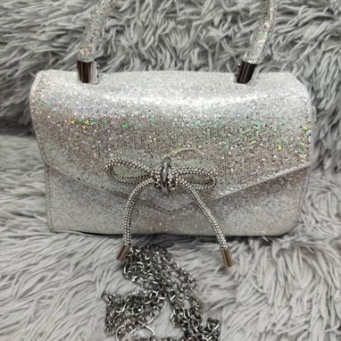 Cartera _ bolso 👜 de mujer.    15 USD - 4/7
