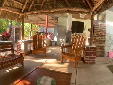 ⭐ Renta casa de 2 habitaciones, cocina equipada, terraza,ranchón, piscina, parqueo en Guanabo - Img 64569474