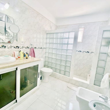 🏠 Casa De Renta Lineal En Miramar. 🛏️ Tiene 3 habitaciones. 📞 Reserva: +5355284821 - 3/10