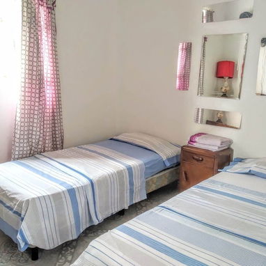 Apartamento independiente con balcón al lado de la tienda de Carlos III - Img 125525364