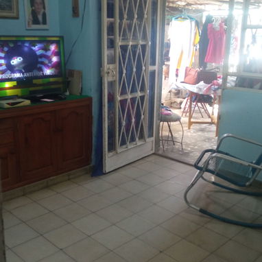 Vendo Casa independiente en Lawton 10 de Octubre,placa libre,garaje,patio y papeles en regla. Me ajusto en el precio. - 9/10