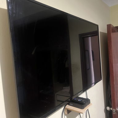 Smart TV de 43 pulgadas con cajita de señal de TV incluida - 2/2