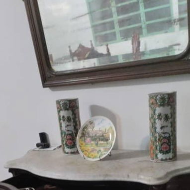 Vendo 2 hermosos jarrones de porcelana - Img 119329256