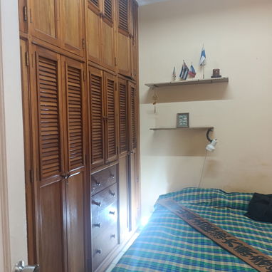 Venta de apartamento en el Vedado con todo adentro - 8/10