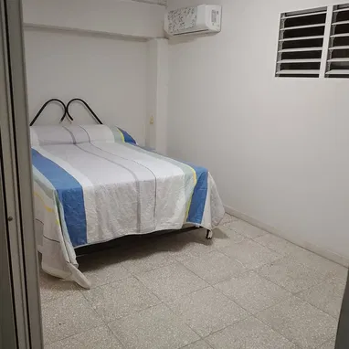 🏡 OFERTA ESPECIAL: VENTA DE CASA CON 3 HABITACIONES EN BAJOS, LA HABANA VIEJA: DOCUMENTOS AL DÍA, LISTA PARA LLEGAR Y H - 10/10