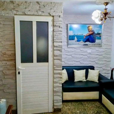 💥 GG-169 | ¡APARTAMENTO TRIPLEX DE 4 CUARTOS EN EL VEDADO POR 25000 USD! (REMODELADO, CERCA DE 26 Y 17) 🔑 - 4/10