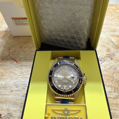 Reloj Invicta - 3/9