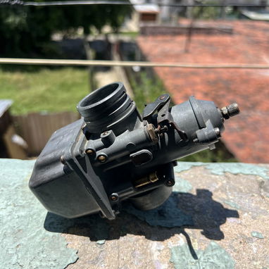 Vendo carburador de Jawa en perfectas condiciones técnicas y con muy buena autonomía!! Llegar y poner!! - Img 96131757