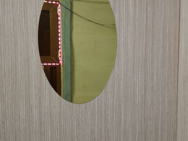 Espejo dorado acrílico autoadhesivo ovalado (no se rompe ni hay q hacer hueco en la pared) - Img 62772161