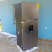 Refrigerador Samsung 15 pie con dispensador (Congelación seca) stock - Img 56846619