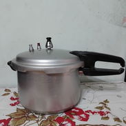 VENTA DE OLLA DE PRESIÓN DE TRES VÁLVULAS - Img 54970616