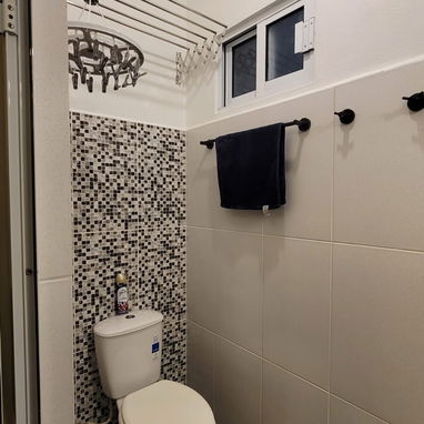 SE VENDE ACOGEDOR APARTAMENTO, LISTO PARA VIVIR, PLANTA BAJA - Img 125525270