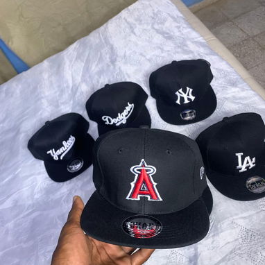 GORRAS 🧢 AJUSTABLES - 4/8