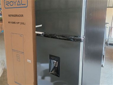 Refrigerador Royal 11 Pies con dispensador de agua. con transporte en La Habana - Img main-image