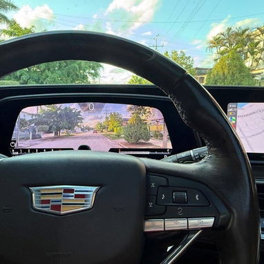 Cadillac Escalade ,Combina un diseño imponente con detalles de alta gama,motor V8 de gasolina - Img 107878019