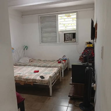 Vendo un apartamento en el reparto Camilo Cienfuegos Habana del este 1piso de 2h no se va la corriente - Img 123414690