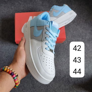 Tenis , chancletas , zapatos - 9/10