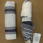 PARAGUAS PLEGABLE H&M ORIGINAL | NUEVO | Centro Habana 15 - Img 57394058