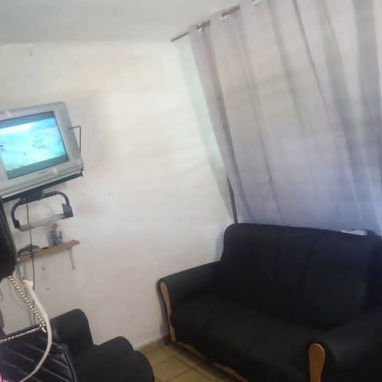 *$4500usd. En venta apartamento (2do  piso) en El cotorro, Alberro. Referencia: la  farmacia y la plazoleta del Alberro. - 2/10