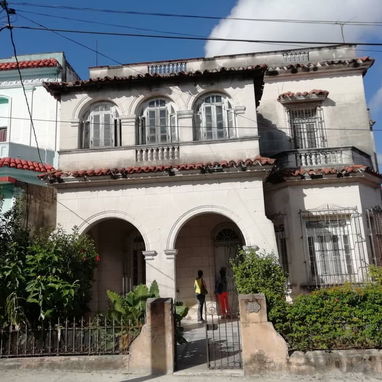 Excepcional palacete en venta en La Víbora con 7 cuartos!!! Oportunidad de inversión!! - Img 119578299