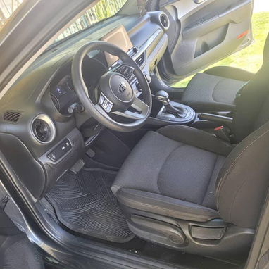Se vende carro marca Kia en perfecto estado llamar al ☎️ 53577840 - 3/6
