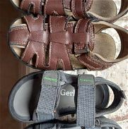 Vendo zapatos para bebé (Sandalias de uso, pocos detalles. Las marrón son nro 8 (14 cm) y las grises Gerber son el nro 5 - Img 46000179