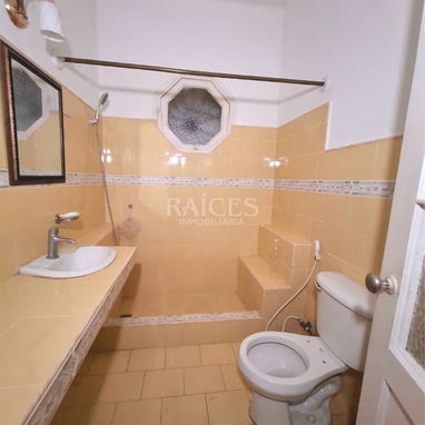 Apartamento con Garaje en Alturas de La Víbora de construcción capitalista- $22 000 USD - 4/8