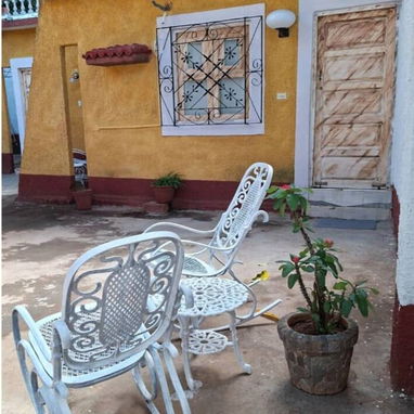 🗺️ Hermosa Casa de 2 Habitaciones en Zona Residencial de Trinidad con Generador Eléctrico REF 1456 - Img 114341777