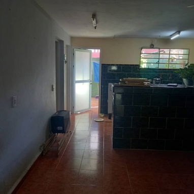 Vendo casa  4km de varadero en el central  humberto alvaresz - 5/10